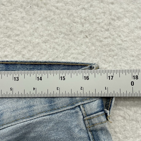 Levis 501 Jeans Mens 33x32 (Tag 32x32) Button Fly Light Wash Stretch Straight - Picture 9 of 15